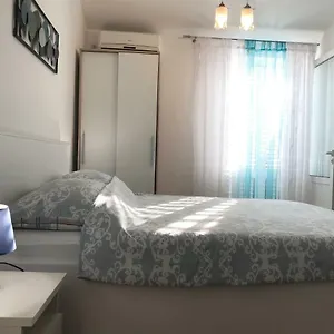 apartments-milanovic.primorje-gorskikotar.com/